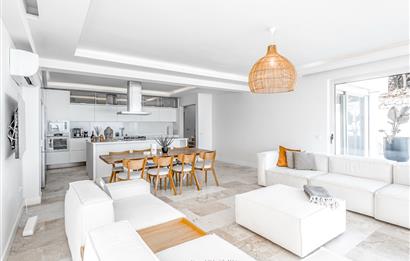 Bodrum Turgutreis’te Eşsiz Deniz ve Marina Manzaralı Lüks Villa