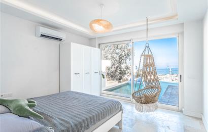 Bodrum Turgutreis’te Eşsiz Deniz ve Marina Manzaralı Lüks Villa