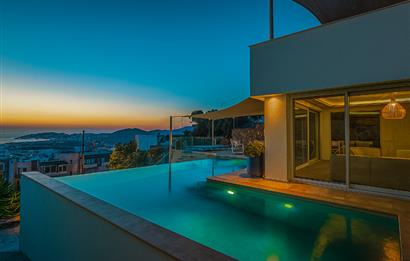 Bodrum Turgutreis’te Eşsiz Deniz ve Marina Manzaralı Lüks Villa