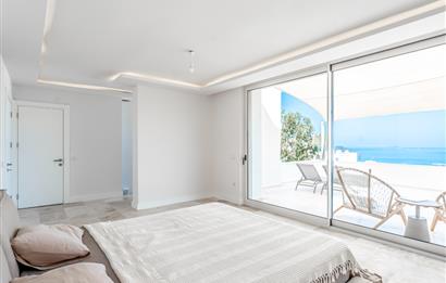 Bodrum Turgutreis’te Eşsiz Deniz ve Marina Manzaralı Lüks Villa