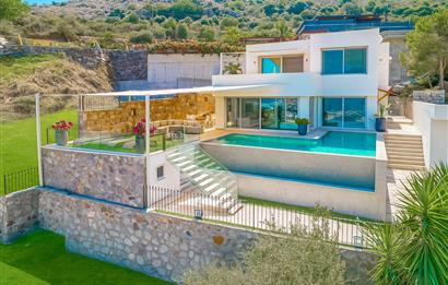 Bodrum Turgutreis’te Eşsiz Deniz ve Marina Manzaralı Lüks Villa