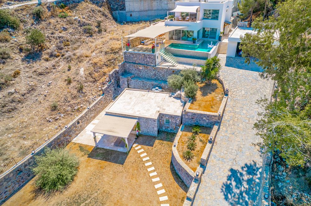 Bodrum Turgutreis’te Eşsiz Deniz ve Marina Manzaralı Lüks Villa