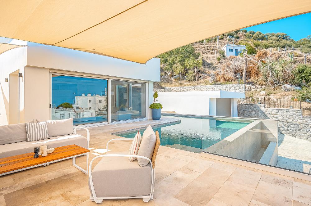 Bodrum Turgutreis’te Eşsiz Deniz ve Marina Manzaralı Lüks Villa