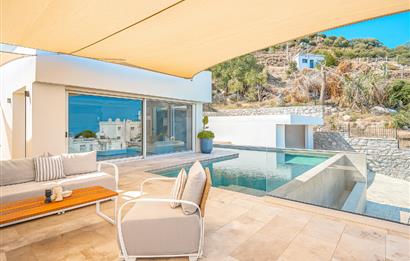 Bodrum Turgutreis’te Eşsiz Deniz ve Marina Manzaralı Lüks Villa