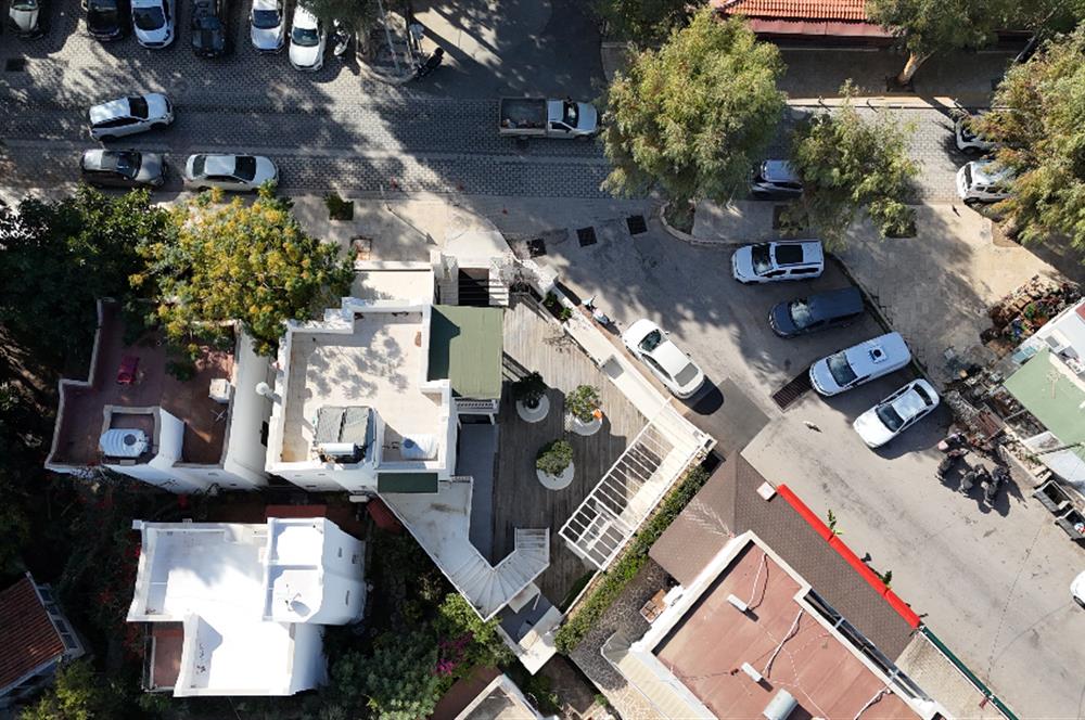 Bodrum Eskiçeşme Cafer Paşa Caddesi Üzerinde Köşe Konum Kurumsal Kiracılı Dubleks İşyeri