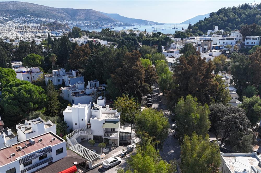 Bodrum Eskiçeşme Cafer Paşa Caddesi Üzerinde Köşe Konum Kurumsal Kiracılı Dubleks İşyeri