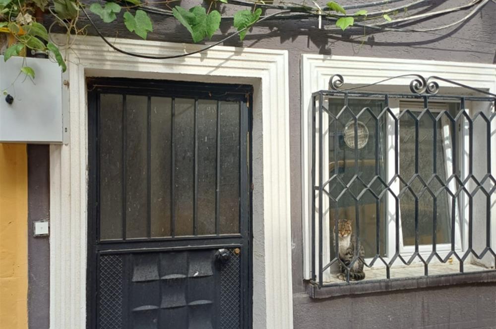 C21 Cius; Şehrin Merkezinde Sahile 100 m. Satılık 3 Katlı Daire