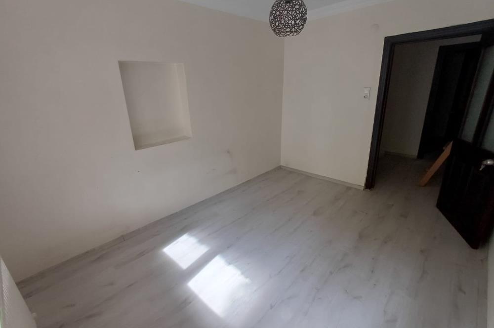 C21 Cius; Şehrin Merkezinde Sahile 100 m. Satılık 3 Katlı Daire