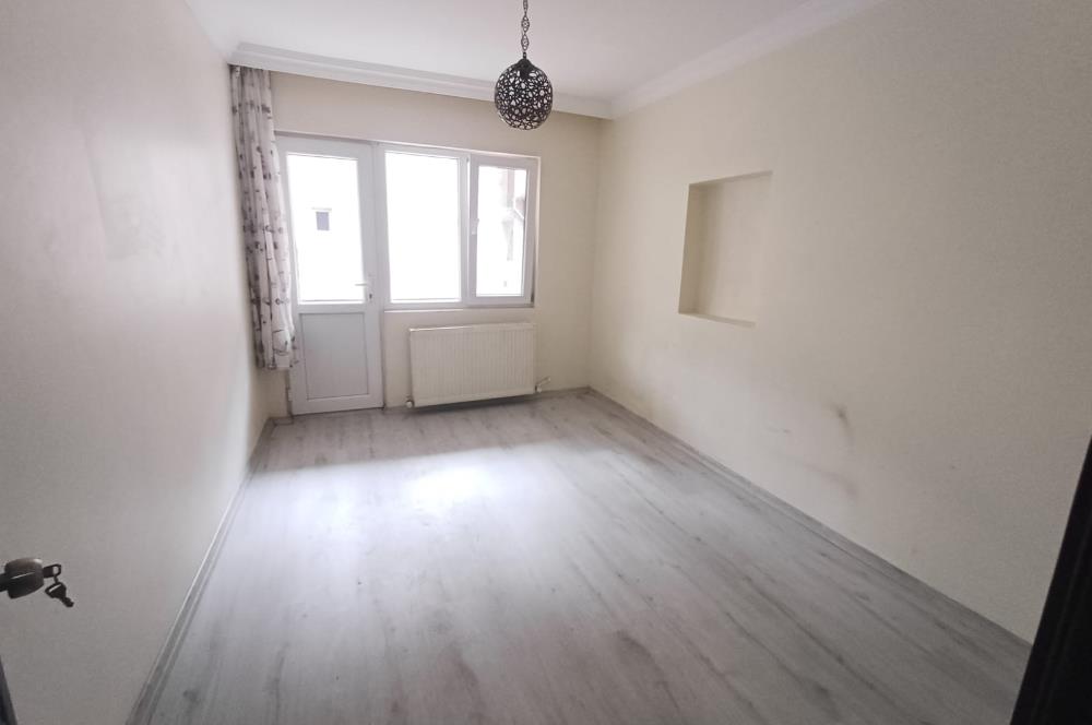 C21 Cius; Şehrin Merkezinde Sahile 100 m. Satılık 3 Katlı Daire