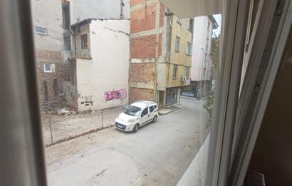 C21 Cius; Şehrin Merkezinde Sahile 100 m. Satılık 3 Katlı Daire