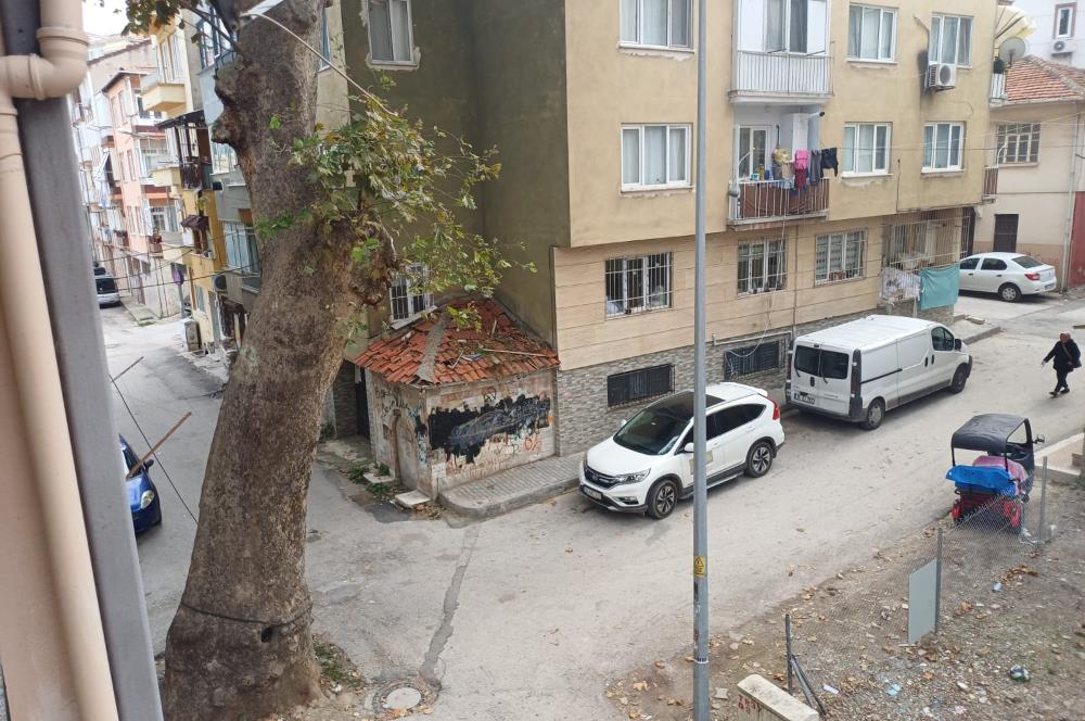 C21 Cius; Şehrin Merkezinde Sahile 100 m. Satılık 3 Katlı Daire