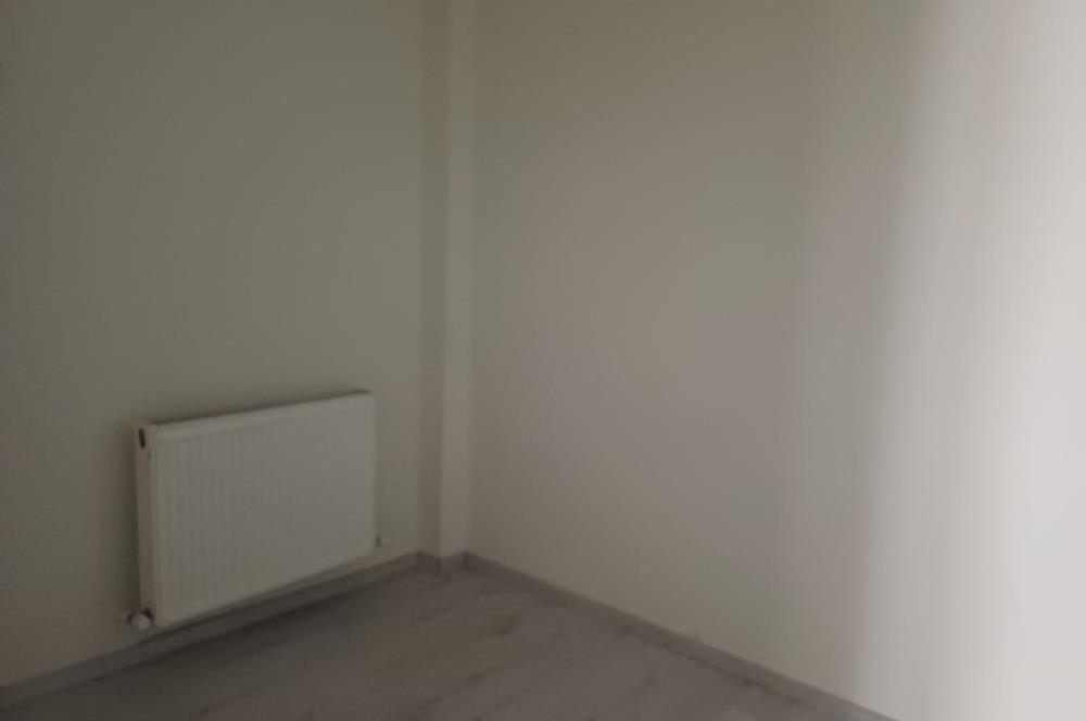 C21 Cius; Şehrin Merkezinde Sahile 100 m. Satılık 3 Katlı Daire