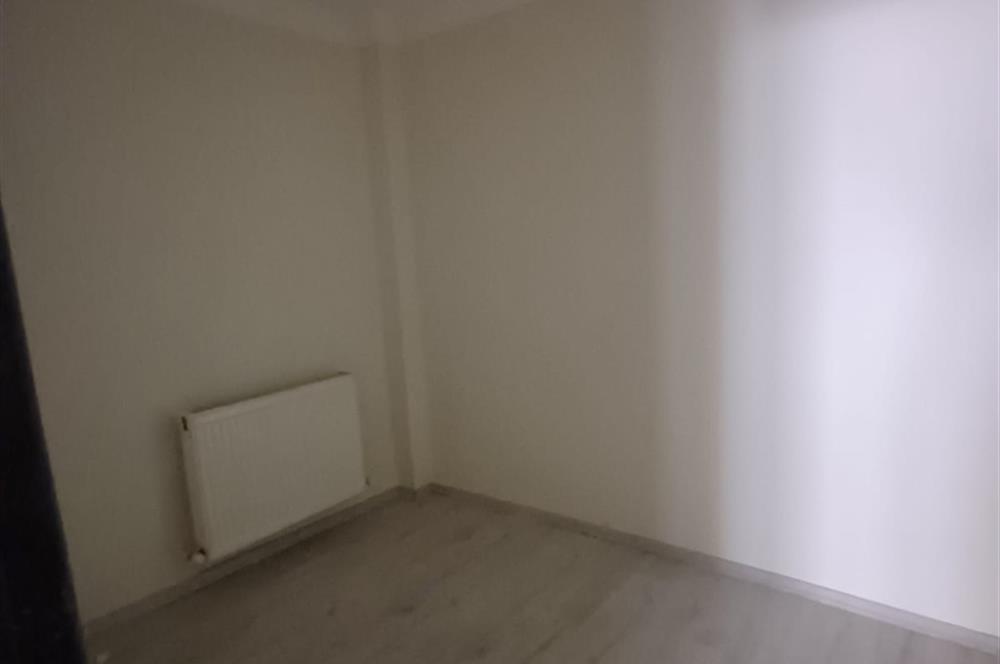 C21 Cius; Şehrin Merkezinde Sahile 100 m. Satılık 3 Katlı Daire