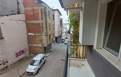 C21 Cius; Şehrin Merkezinde Sahile 100 m. Satılık 3 Katlı Daire