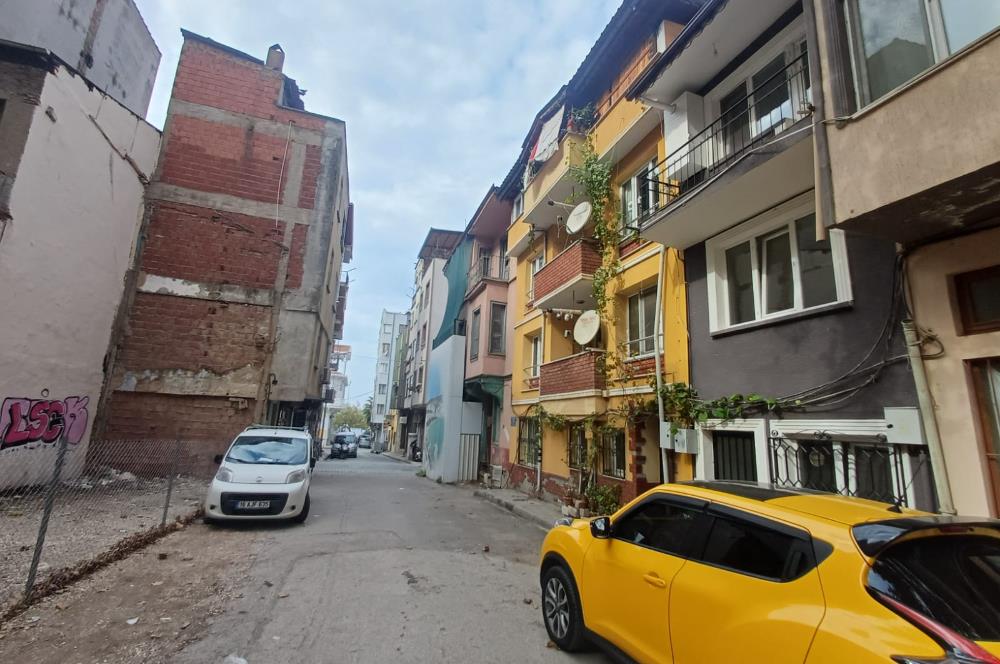 C21 Cius; Şehrin Merkezinde Sahile 100 m. Satılık 3 Katlı Daire