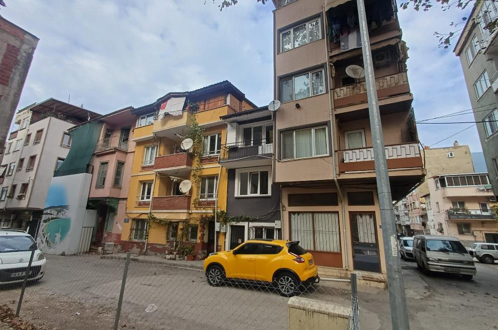 C21 Cius; Şehrin Merkezinde Sahile 100 m. Satılık 3 Katlı Daire