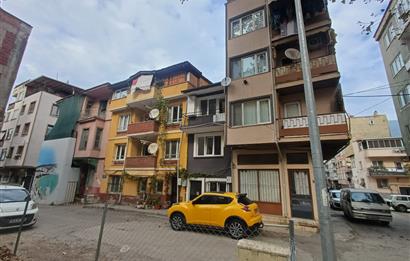 C21 Cius; Şehrin Merkezinde Sahile 100 m. Satılık 3 Katlı Daire