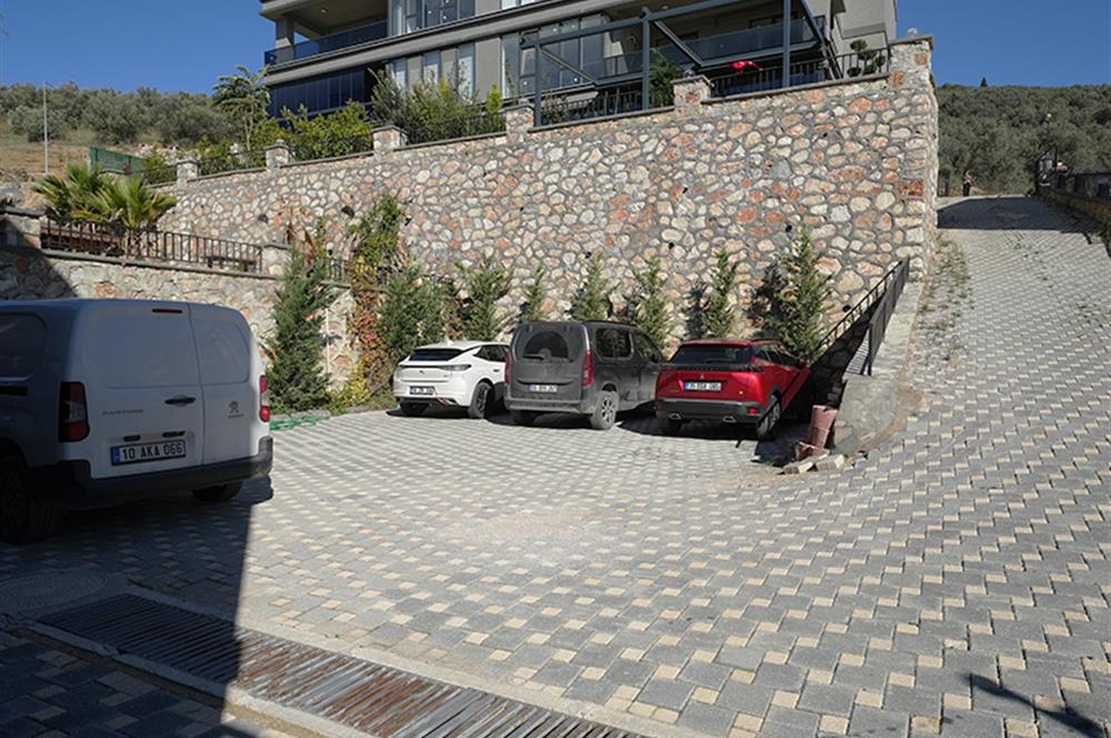 C21 Cius; Havuzlu Site İçerisinde Deniz Manzaralı Daireler