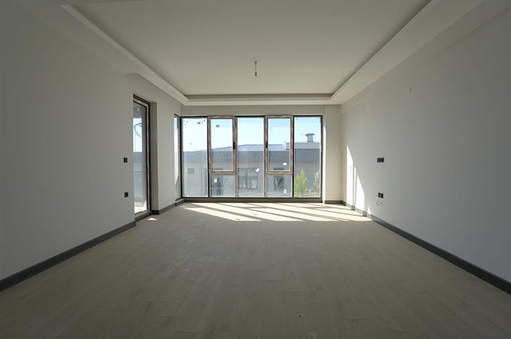 C21 Cius; Havuzlu Site İçerisinde Deniz Manzaralı Daireler