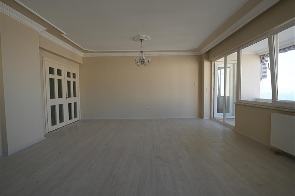 C21 Cius; Manastır'da Deniz Manzaralı 5+2 Dubleks Daire