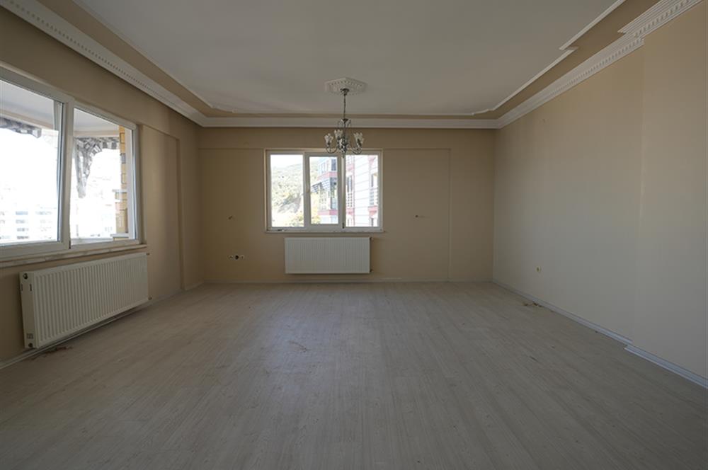 C21 Cius; Manastır'da Deniz Manzaralı 5+2 Dubleks Daire