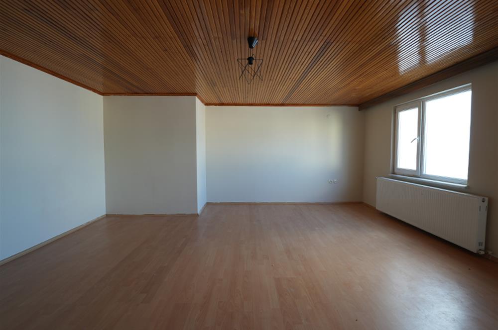 C21 Cius; Manastır'da Deniz Manzaralı 5+2 Dubleks Daire