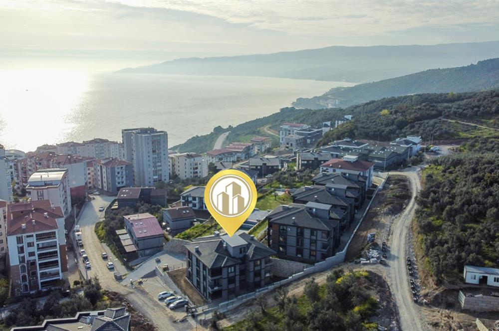 C21 Cius; Havuz ve Bahçeli Site İçerisinde Deniz Manzaralı Daire