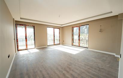 C21 Cius; Havuz ve Bahçeli Site İçerisinde Deniz Manzaralı Daire