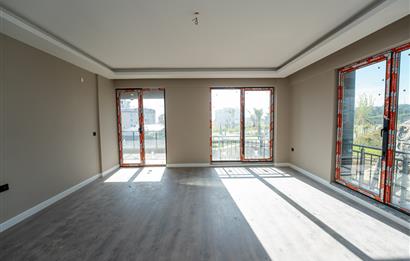 C21 Cius; Havuz ve Bahçeli Site İçerisinde Deniz Manzaralı Daire