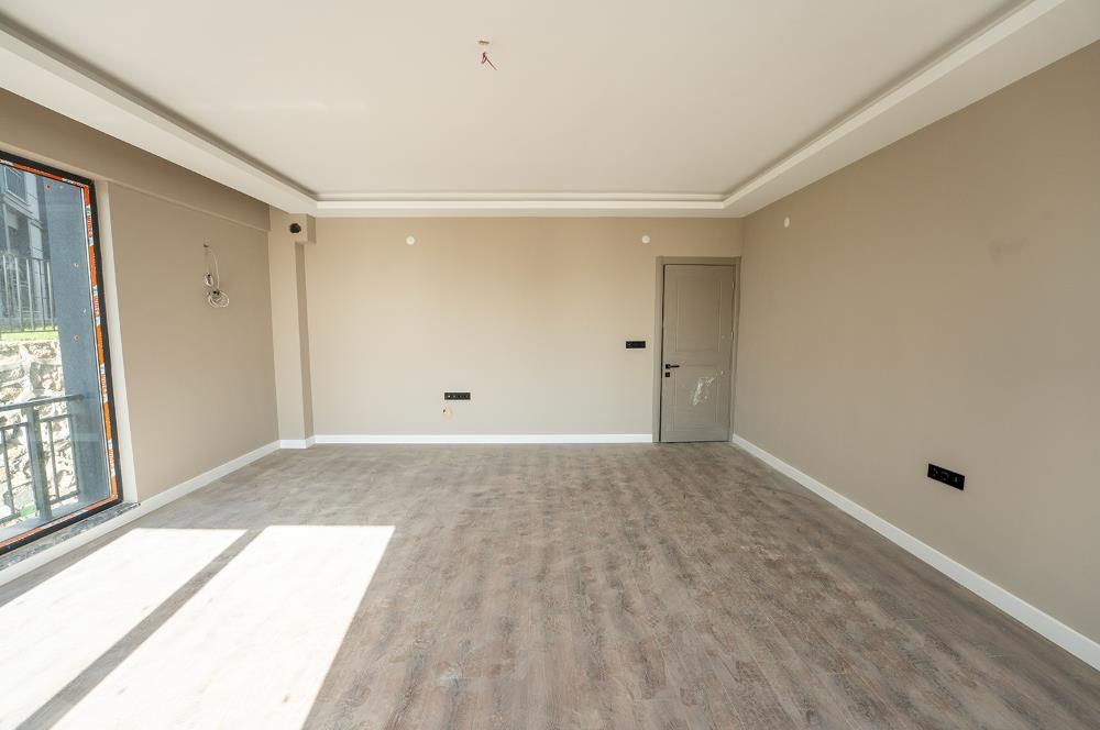 C21 Cius; Havuz ve Bahçeli Site İçerisinde Deniz Manzaralı Daire