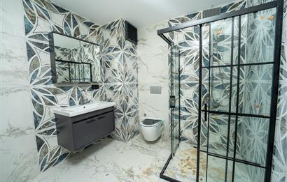 C21 Cius; Havuz ve Bahçeli Site İçerisinde Deniz Manzaralı Daire