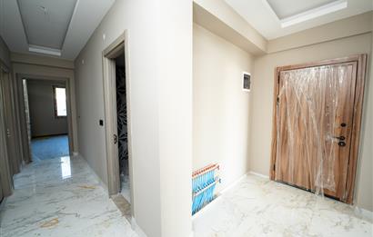 C21 Cius; Havuz ve Bahçeli Site İçerisinde Deniz Manzaralı Daire