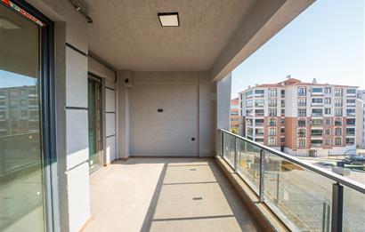 C21 Cius; Havuz ve Bahçeli Site İçerisinde Deniz Manzaralı Daire