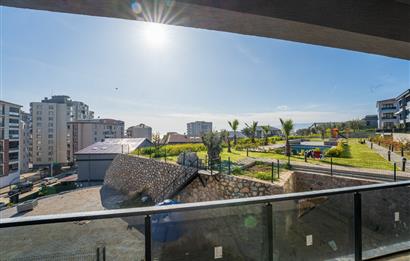 C21 Cius; Havuz ve Bahçeli Site İçerisinde Deniz Manzaralı Daire