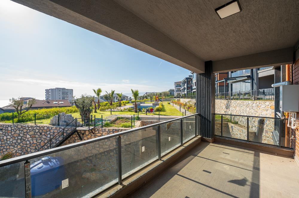 C21 Cius; Havuz ve Bahçeli Site İçerisinde Deniz Manzaralı Daire