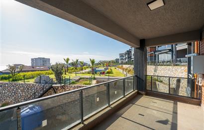 C21 Cius; Havuz ve Bahçeli Site İçerisinde Deniz Manzaralı Daire