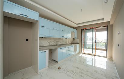 C21 Cius; Havuz ve Bahçeli Site İçerisinde Deniz Manzaralı Daire