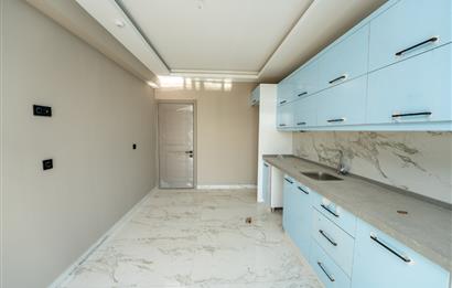 C21 Cius; Havuz ve Bahçeli Site İçerisinde Deniz Manzaralı Daire