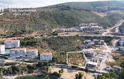 C21 Cius; Hasanağa Cad. Cephe Ayrık Nizam 2 Kat 0.60 Emsal Arsa