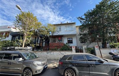 KOŞUYOLUNDA 261 M2 ARSA İÇİNDE BAHÇELİ MÜSTAKİL SATILIK EV