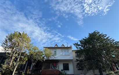 KOŞUYOLUNDA 261 M2 ARSA İÇİNDE BAHÇELİ MÜSTAKİL SATILIK EV