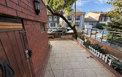 KOŞUYOLUNDA 261 M2 ARSA İÇİNDE BAHÇELİ MÜSTAKİL SATILIK EV