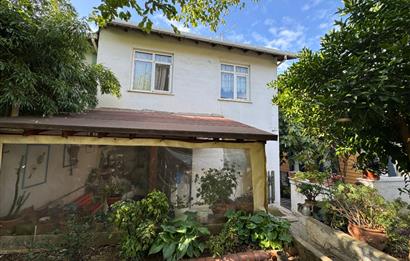 KOŞUYOLUNDA 261 M2 ARSA İÇİNDE BAHÇELİ MÜSTAKİL SATILIK EV