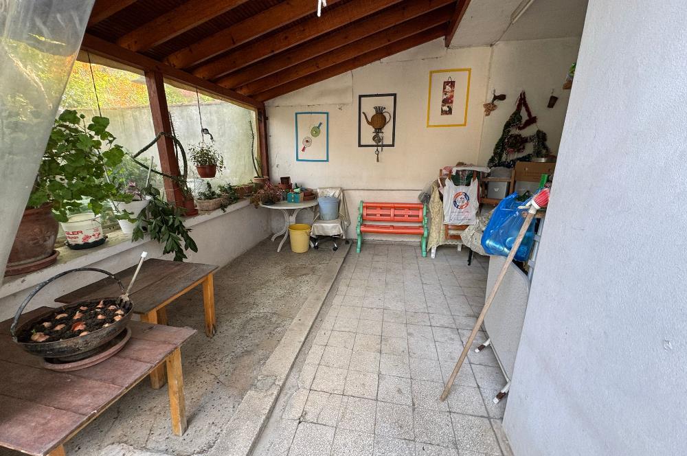 KOŞUYOLUNDA 261 M2 ARSA İÇİNDE BAHÇELİ MÜSTAKİL SATILIK EV