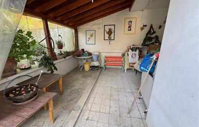 KOŞUYOLUNDA 261 M2 ARSA İÇİNDE BAHÇELİ MÜSTAKİL SATILIK EV