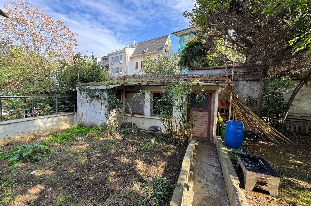 KOŞUYOLUNDA 261 M2 ARSA İÇİNDE BAHÇELİ MÜSTAKİL SATILIK EV