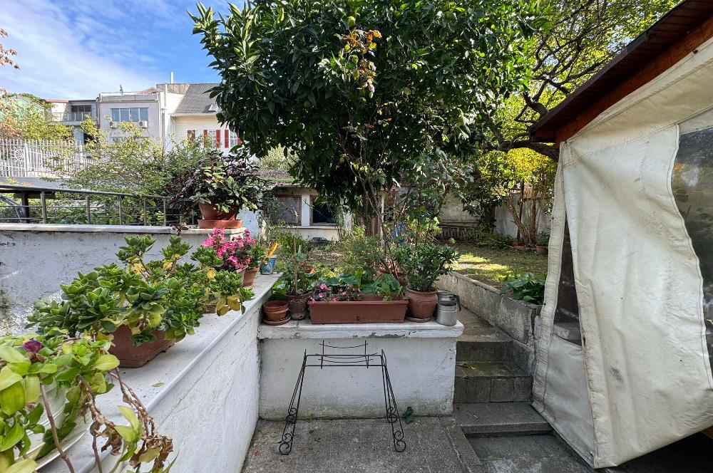 KOŞUYOLUNDA 261 M2 ARSA İÇİNDE BAHÇELİ MÜSTAKİL SATILIK EV