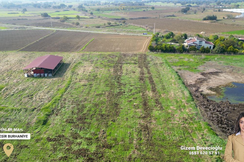 BURHANİYE ŞAHİNLER'DE 2 PARSEL TOPLAM 8.898 M2 TARLA C21BAL