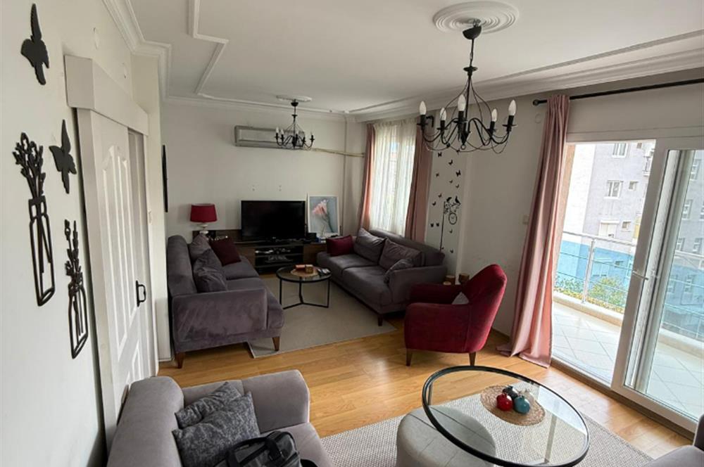 Bornova İnönü’de yenilenmiş 135 m2 3+1 ferah daire