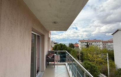 Bornova İnönü’de yenilenmiş 135 m2 3+1 ferah daire